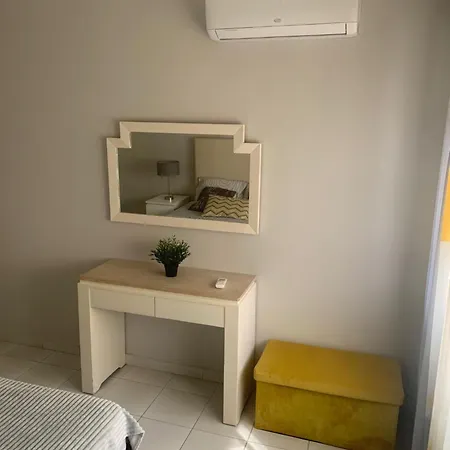 Frente A アパート ポルティマン